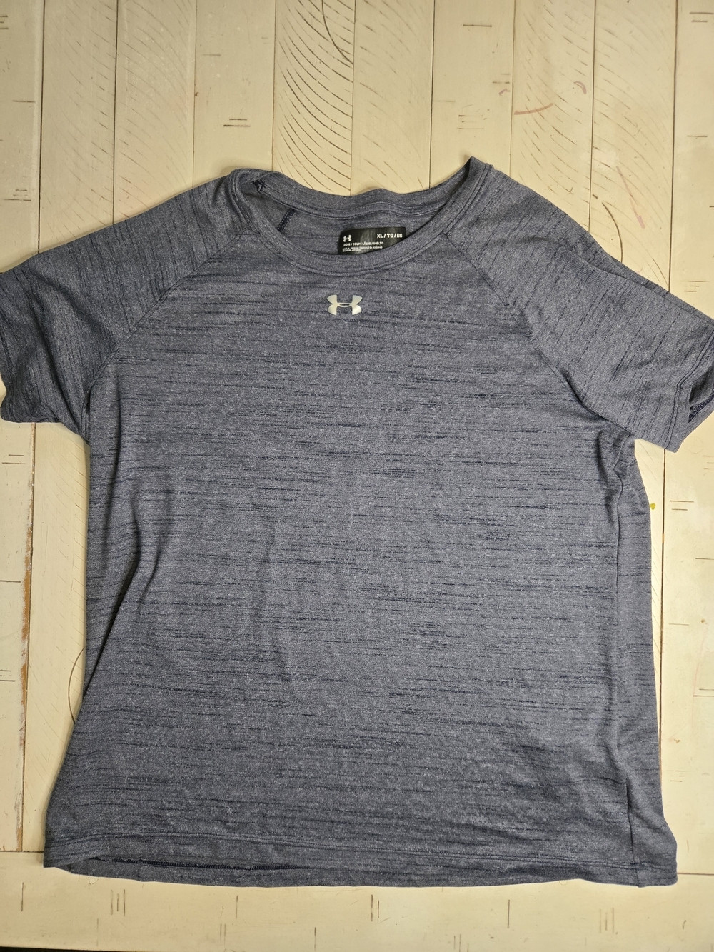 Under Armour HeatGear Gray Athletic Tee XL Loose Fit Workout Shirt. - Womens